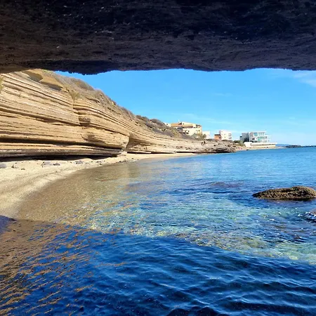 Front De Mer, Vue A 180° Sur La Mediterranee, Acces Direct